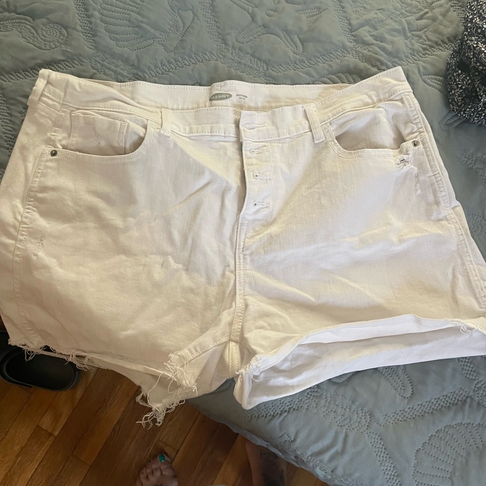 Old navy boyfriend mid rise short